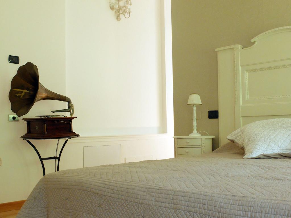 Garda & Golf Bed and Breakfast Caprino Veronese Rum bild