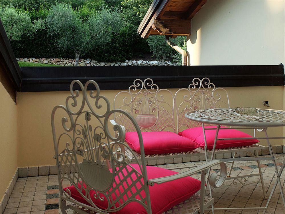 Garda & Golf Bed and Breakfast Caprino Veronese Exteriör bild